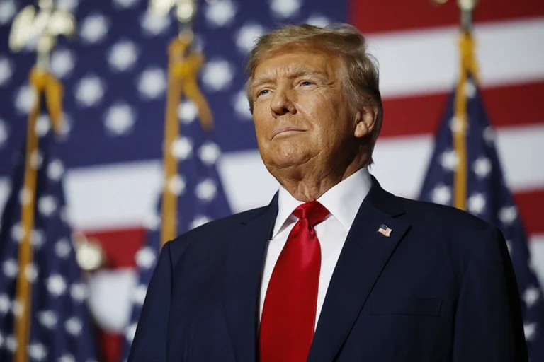 Trump vendos tarifa të reja: 100% mbi barnat farmaceutike