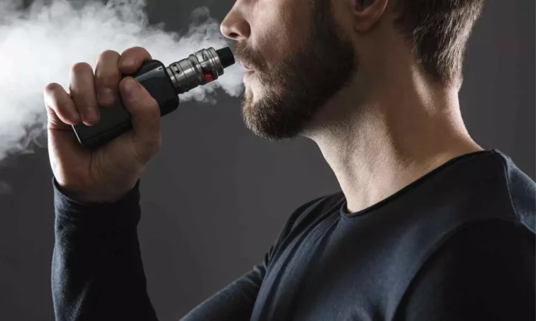 Cigaret elektronike ndikojnë në shëndetin e enëve të gjakut dhe nivelet e oksigjenit, tregon studimi