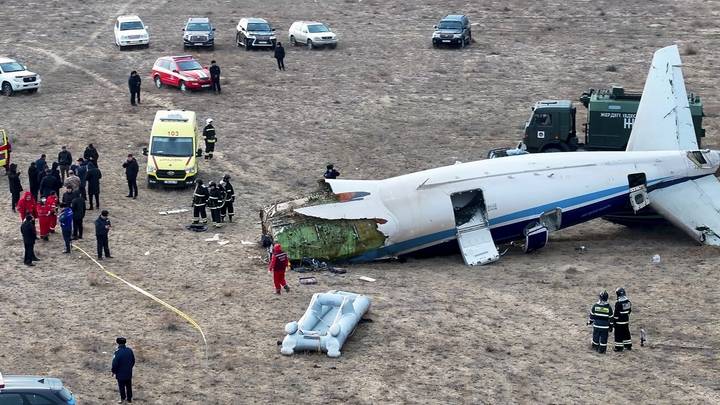 Mbijetojnë 25 pasagjerë nga avioni i rrëzuar në Kazakistan
