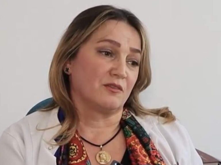 Artriti reumatoid: Shkaqet, simptomat dhe diagnostifkimi – Flet Dr. Arta Baftiu Gashi, reumatologe në Klinikën e Reumatologjisë në QKUK Arta Baftiu Gashi