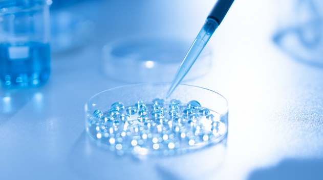 Një grua në Amerikë padit klinikën e IVF pasi lindi fëmijën e një çifti tjetër