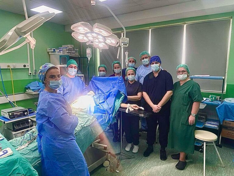 Kryhet me sukses një operacion i rrallë dhe i ndërlikuar në Spitalin e Mitrovicës