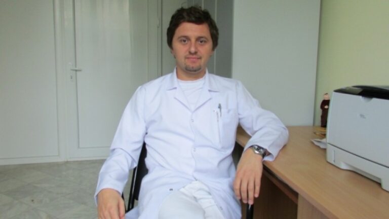 Mjeku i Javës – Kirurgjia e Fëmijëve në Kosovë, Dr. Dëfrim Koçinaj: Sfidat, inovacioni dhe kujdesi i duhur për fëmijët