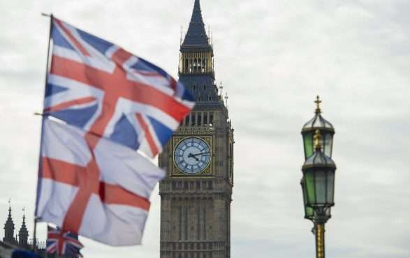 Britania ndalon përkohësisht hyrjen e mishit dhe qumështit nga Evropa