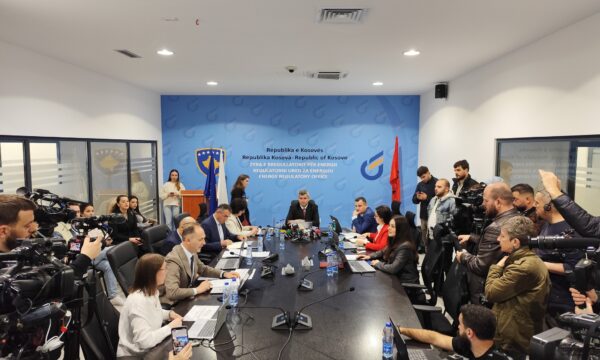 Zyrtare, ZRRE e rrit çmimin e rrymës për të gjitha kategoritë e konsumatorëve për 16 për qind