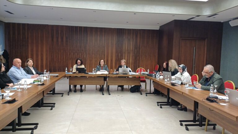 Mbahet sesion dyditor për zhvillimin e materialeve edukative për pacientët me diabet dhe hipertension në Kosovë