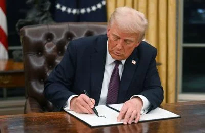 Trump nënshkruan urdhër ekzekutiv për uljen e çmimeve të barnave në SHBA