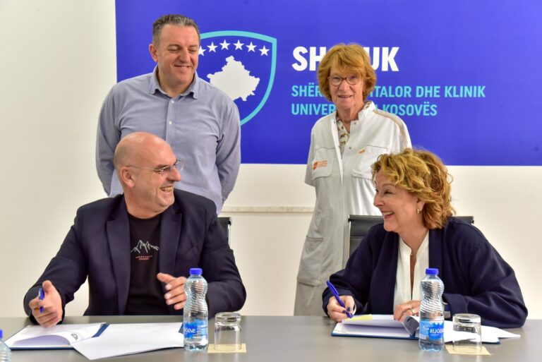 ShSKUK dhe CfKK nënshkruajnë memorandume bashkëpunimi për Pediatrinë në QKUK