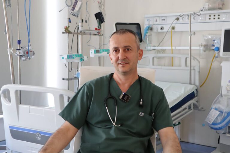 Rreth 150 raste në Kujdesin Intensiv Pediatrik në tre muajt e parë të vitit 2025 – Intervistë me Dr. Petrit Gjaka, pediatër