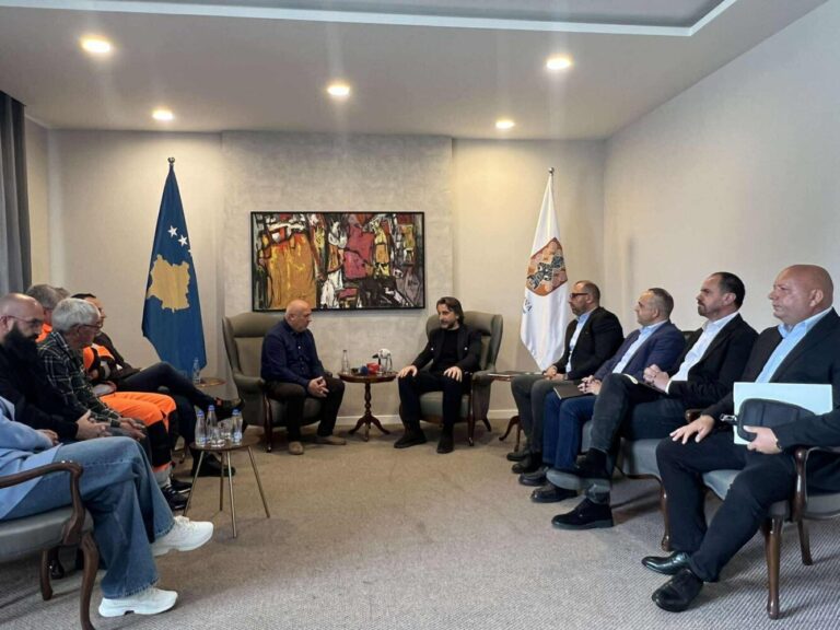 Arrihet marrëveshja mes Komunës së Prishtinës dhe “Pastrimit”, vlera 1.5 milionë euro Perparim Rama