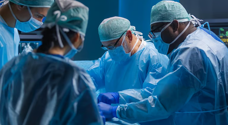 Mjekët kryejnë transplantin e parë të fshikëzës në SHBA