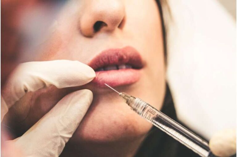 Sëmundjet kronike rrisin rrezikun e efekteve anësore nga Botox-i, paralajmërojnë ekspertët