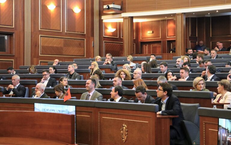 Deputetët mblidhen nesër në seancë solemne në ora 10:30 për 18-vjetorin e Pavarësisë së Kosovës