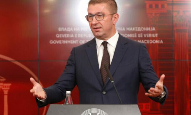 Pse në Maqedoninë e Veriut po propozohet taksë për beqarët?