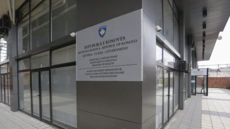 FSSH-ja me vonesa e parregullsi në trajtimin e rasteve për mjekim jashtë institucioneve publike
