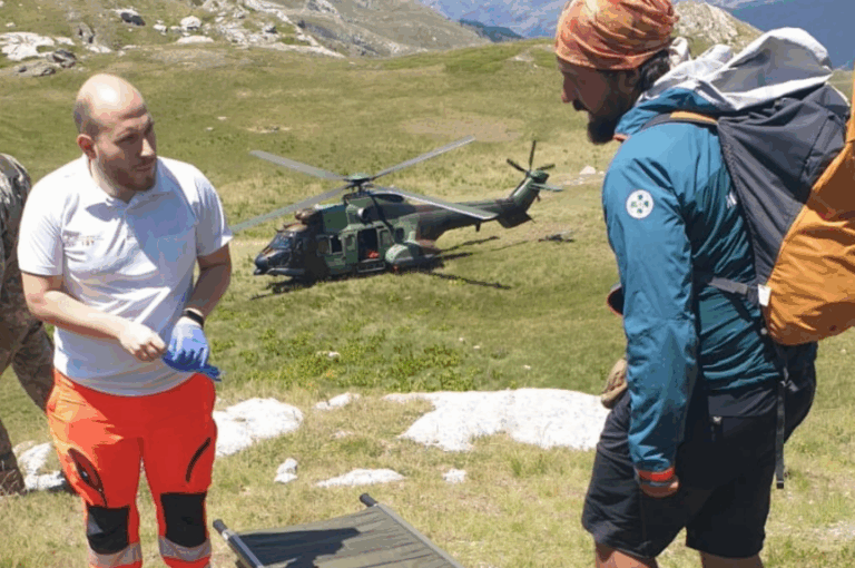 Helmohen nga bimët helmuese dy turistë në malin e Korabit, dërgohen me helikopterë për në Spitalin e Tiranës