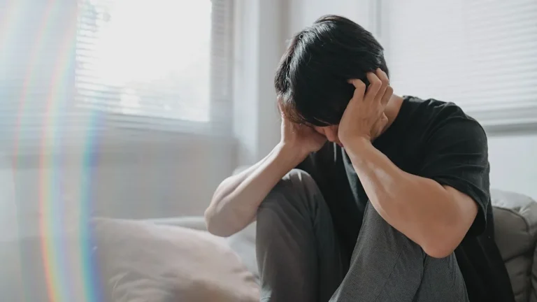 Studim: Përdorimi i kanabisit për ankth ose depresion lidhet me rrezik më të lartë paranoje