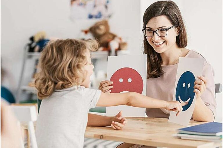 Familjet me fëmijë në trajtim për autizëm përballen me shpenzime të larta shëndetësore