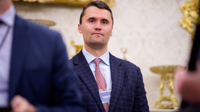 Aleati i Trump, Charlie Kirk qëllohet me armë në një aktivitet në Utah