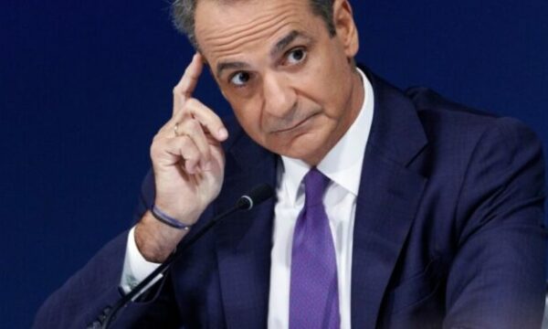 Popullsia në Greqi drejt plakjes, Mitsotakis njofton paketën e re prej 1,6 miliard eurosh