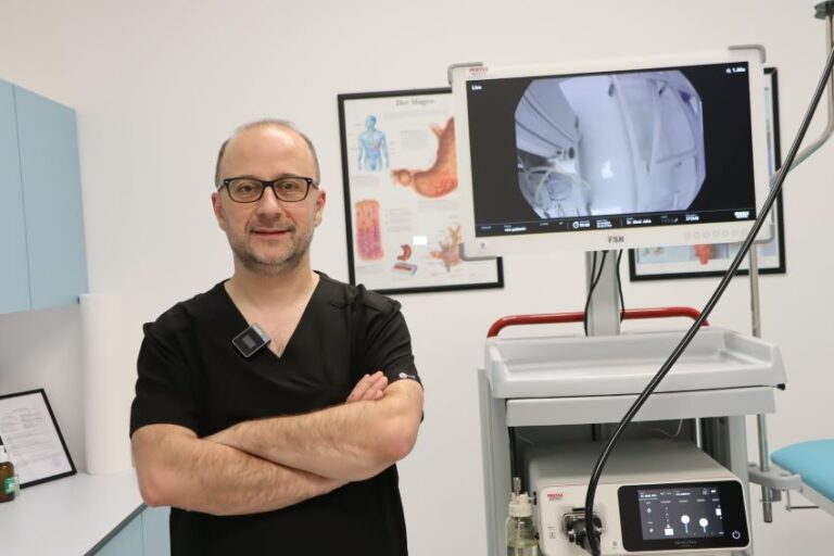 Nga Gjermania në Kosovë, gastroenterologu Ideal Jaka rikthehet për t’u shërbyer pacientëve në vendin e tij