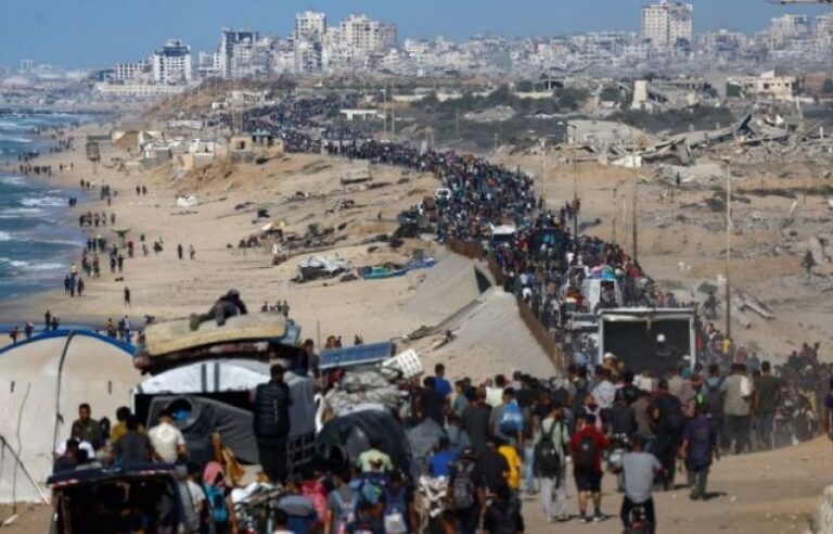 Mijëra palestinezë po kthehen në shtëpitë e tyre në Qytetin e Gazës