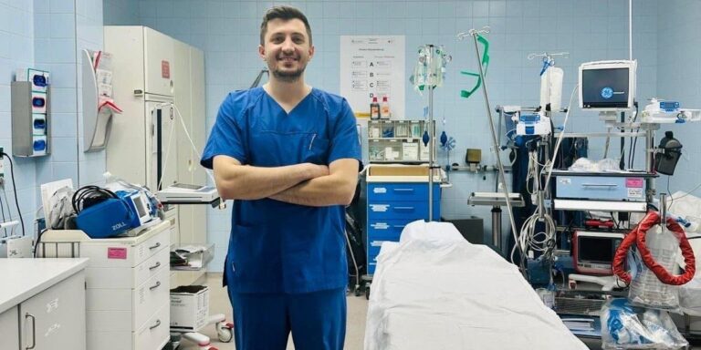 Dr. Leutrim Hajdari: Nga sallat e Qendrës Emergjente të Prishtinës deri te spitalet moderne të Zvicrës
