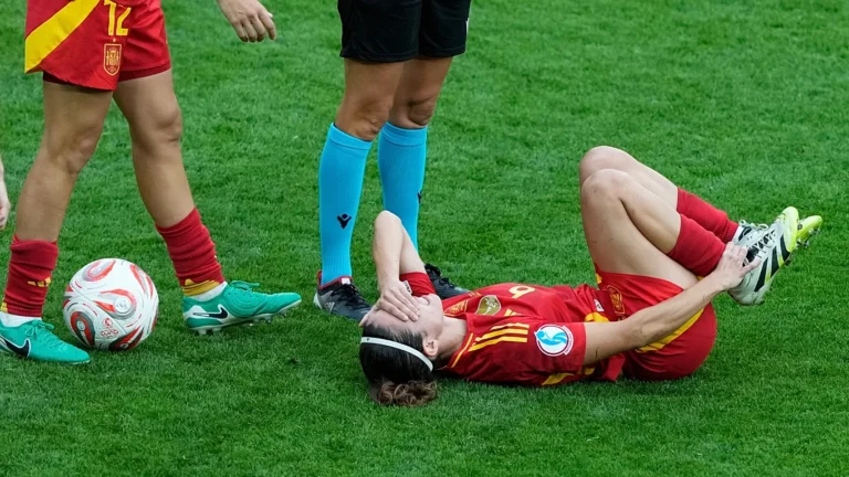 Studim: Futbollistet kanë rikuperim më të gjatë kur lëndohen gjatë ciklit menstrual
