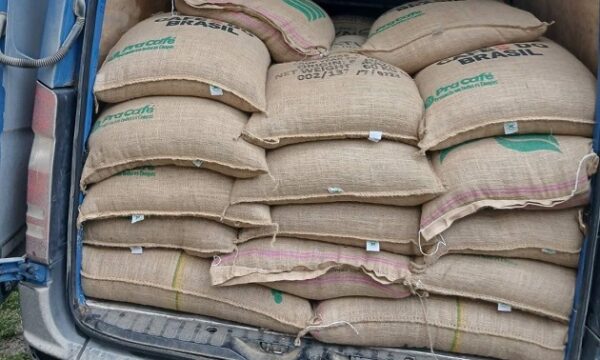 Policia në veri kap 3600 kilogramë kafe që dyshohet se u kontrabandua nga Serbia