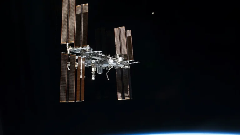 NASA shkurtëson misionin në Stacionin Ndërkombëtar Hapësinor për shkak të një problemi mjekësor