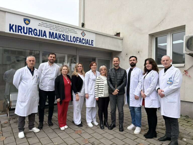 Drejtori i Onkologjisë në QKUK dhuron gjak për pacientët onkologjikë në Prizren