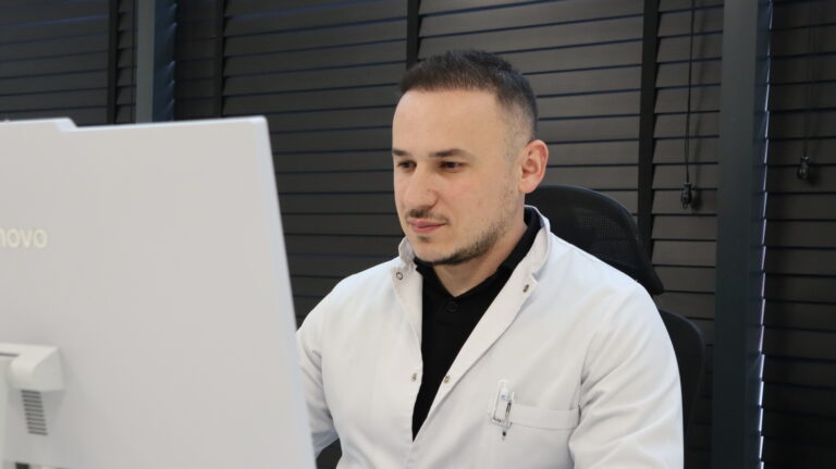 Mjeku i Javës – Dr. Meriton Bytyçi: Si të kujdesemi për lëkurën gjatë dimrit?