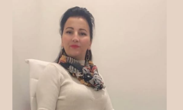 ShSKUK njofton vdekjen e zyrtares administrative