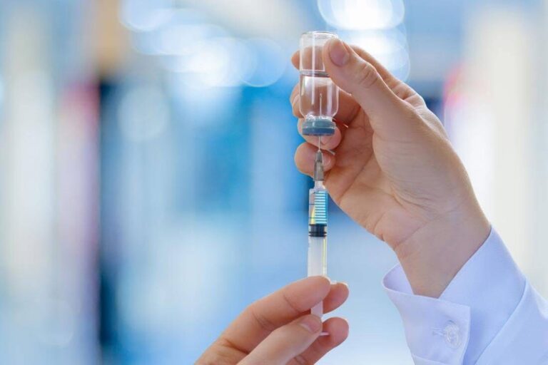 Zgjerohet vaksinimi kundër HPV në Kosovë, përfshihen të rinjtë deri në 26 vjeç