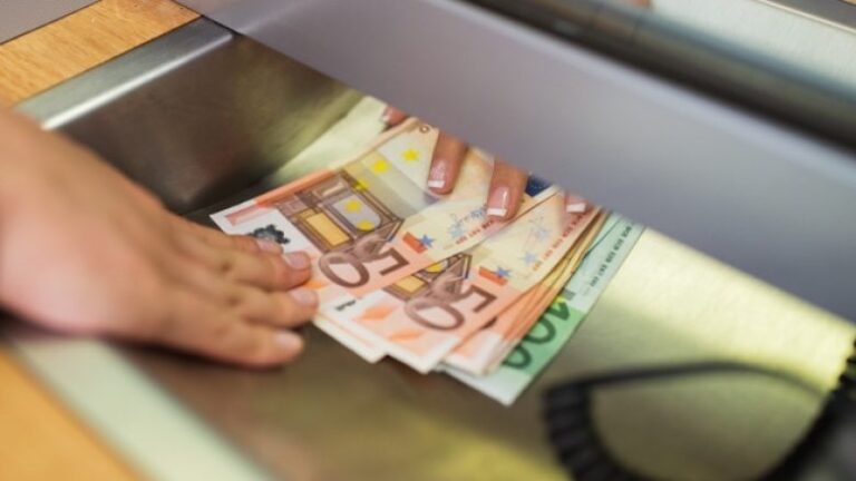 Ekzekutohet paga e 13-të për sektorin publik