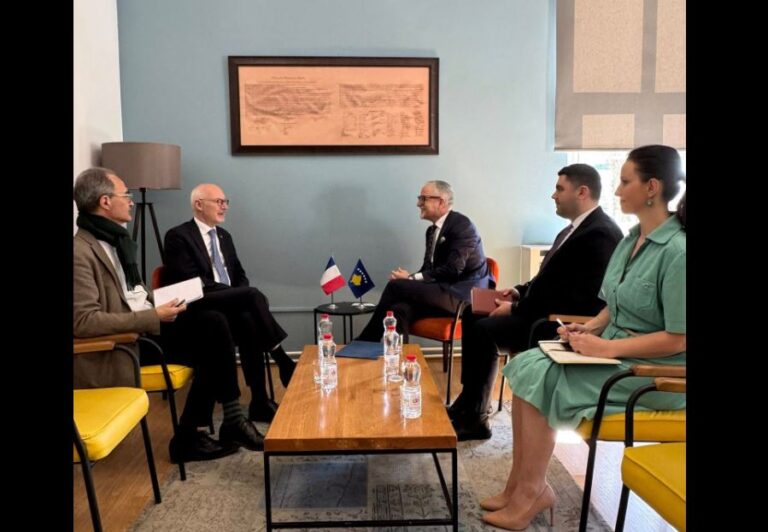 Vitia takon ambasadorin francez, flasin për bashkëpunimin në fushën e shëndetësisë