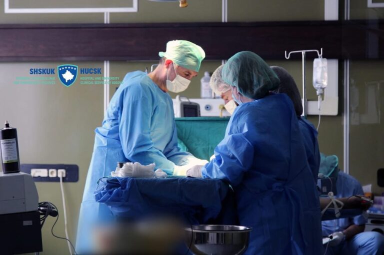 Ndërhyrje e rrallë në QKUK, hiqet i gjithë pankreasi tek pacienti me tumor