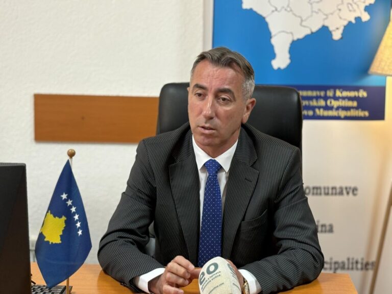 Komunat në kolaps financiar: Mbi 344 milionë euro të humbura dhe deri 20 milionë të tjera në rrezik