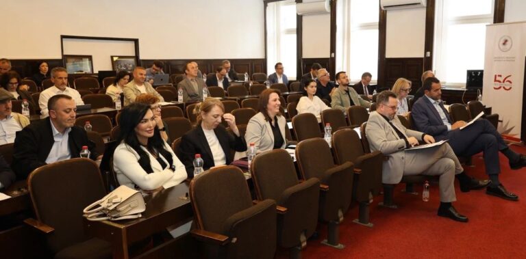 Senati nuk e voton kërkesën e FM-së për 28 pozita për profesorë, debati Hajrullahu-Muçaj