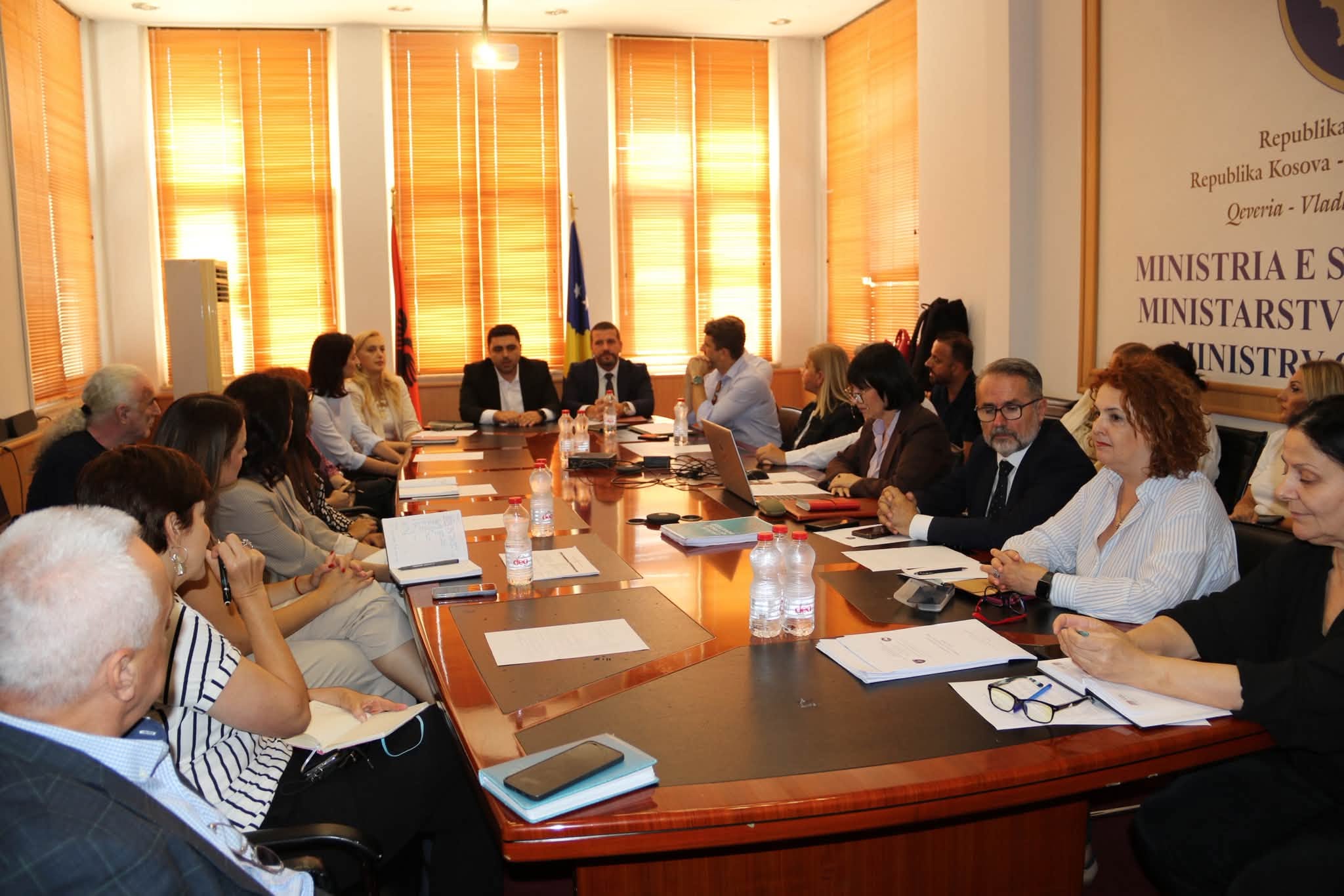 Delegacionet nga Maqedonia e Veriut dhe Mali i Zi vizitojnë Kosovën për të mësuar modelin e Programit për Ndërhyrjen në Fëmijërinë e Hershme