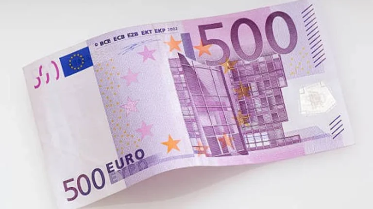 Kurti: Paga minimale që nga sot 500 euro, përfitojnë rreth 150 mijë punëtorë të sektorit privat
