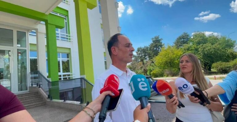 Dobra: Në Pediatri janë ndërruar shtatë shtretër, presim furnizim me 51 artikuj të ri